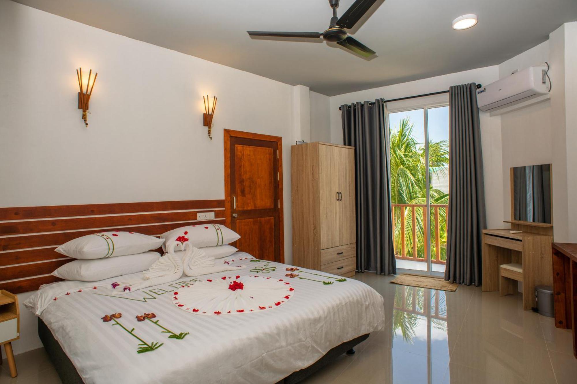 Finolhu Dhigurah Hotel Dhigurah  Exterior photo