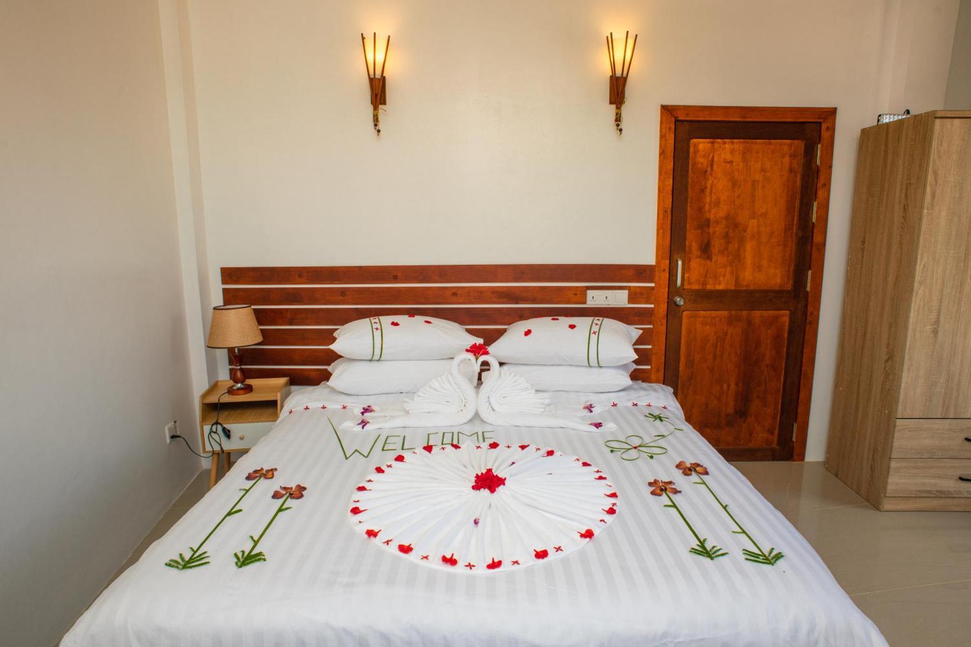 Finolhu Dhigurah Hotel Dhigurah  Exterior photo